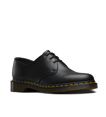 DR. MARTENS VEGAN 1461 BLACK STYLEIN NEW YORK